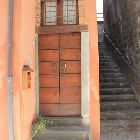 Bed & Breakfast Antica Torre Castro (Lombardy)