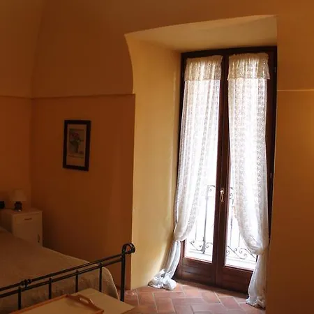 Bed & Breakfast Antica Torre Castro (Lombardy)